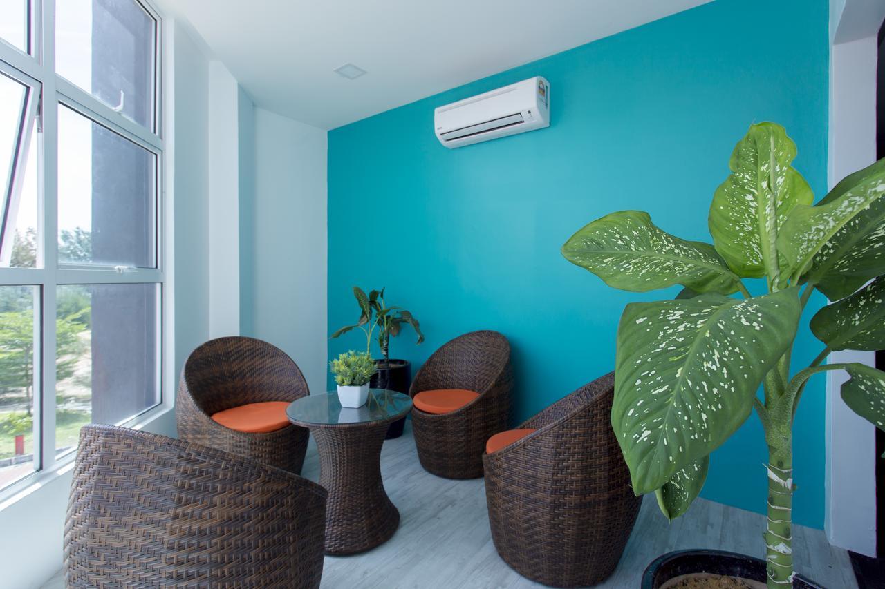 Aloha Hotel Sdn Bhd Pontian Kecil Exteriör bild