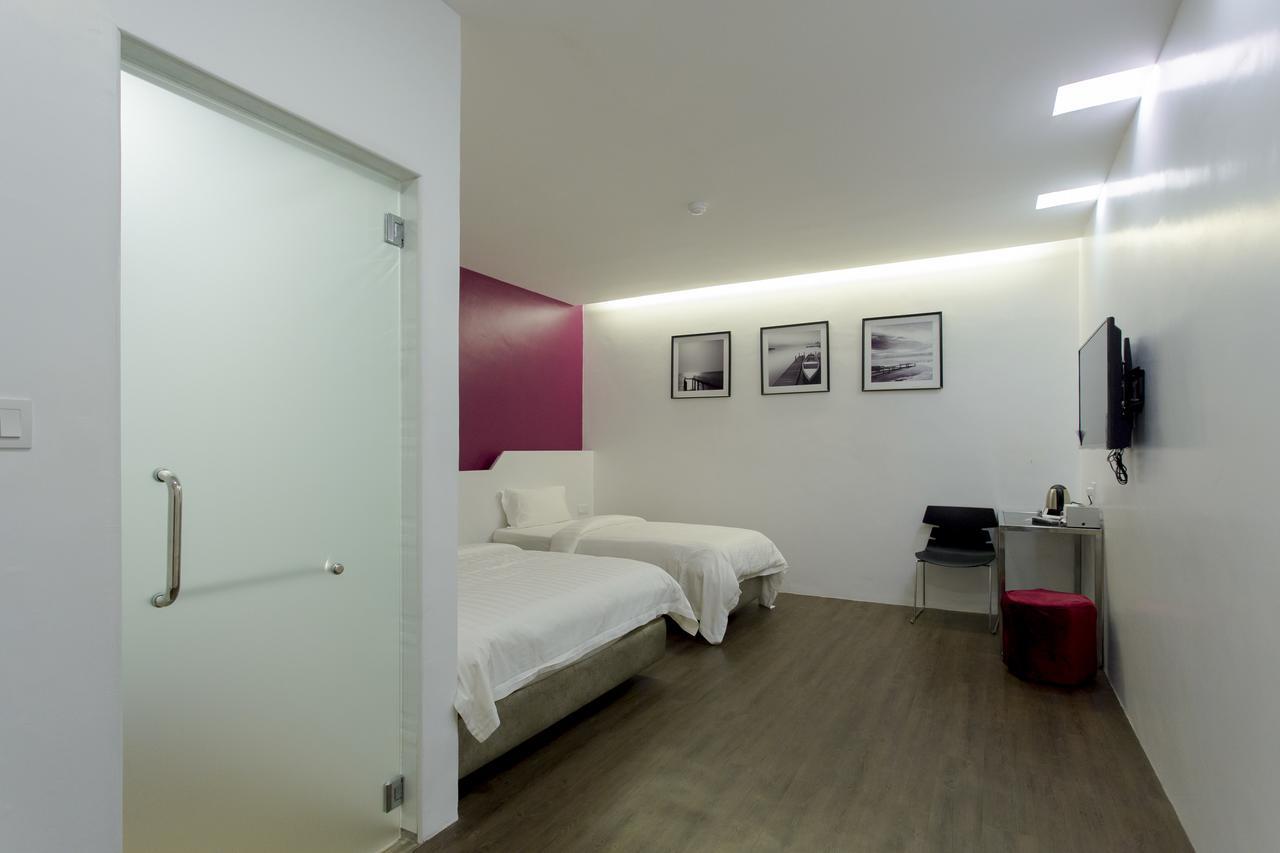Aloha Hotel Sdn Bhd Pontian Kecil Exteriör bild