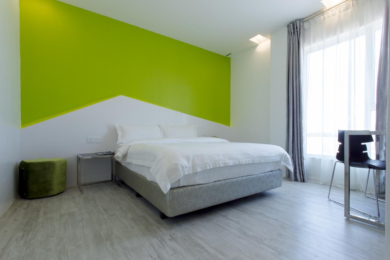 Aloha Hotel Sdn Bhd Pontian Kecil Exteriör bild