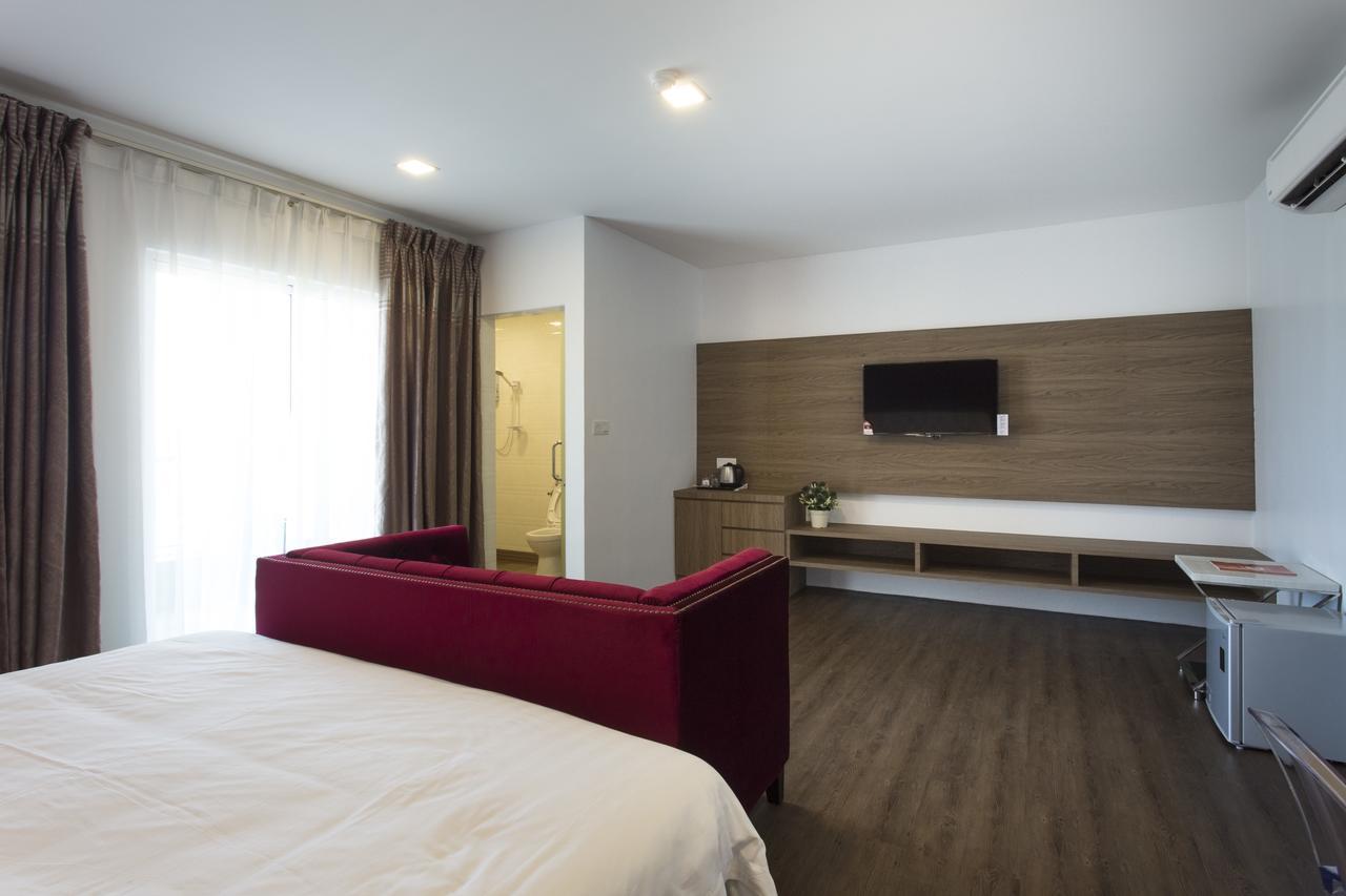 Aloha Hotel Sdn Bhd Pontian Kecil Exteriör bild