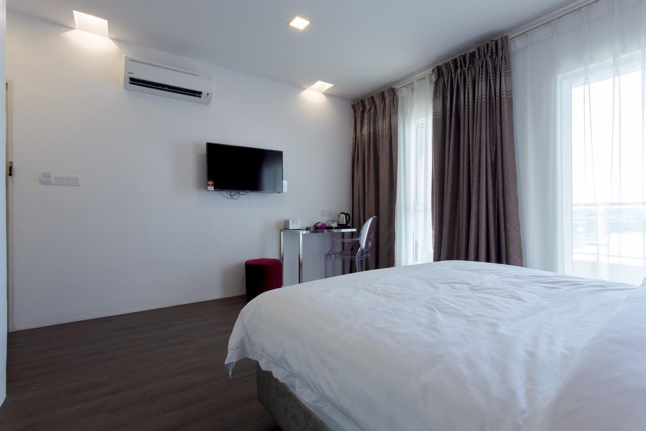 Aloha Hotel Sdn Bhd Pontian Kecil Exteriör bild