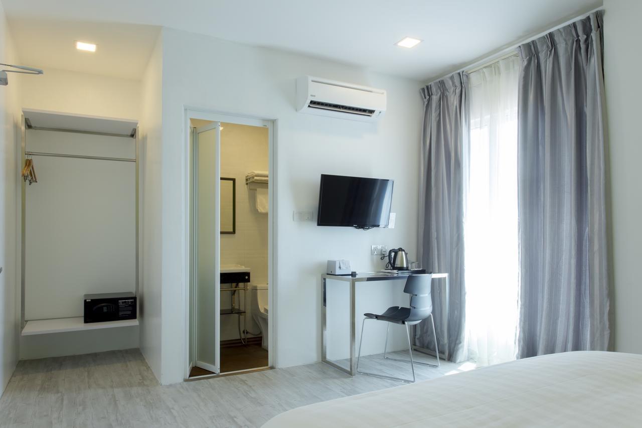 Aloha Hotel Sdn Bhd Pontian Kecil Exteriör bild
