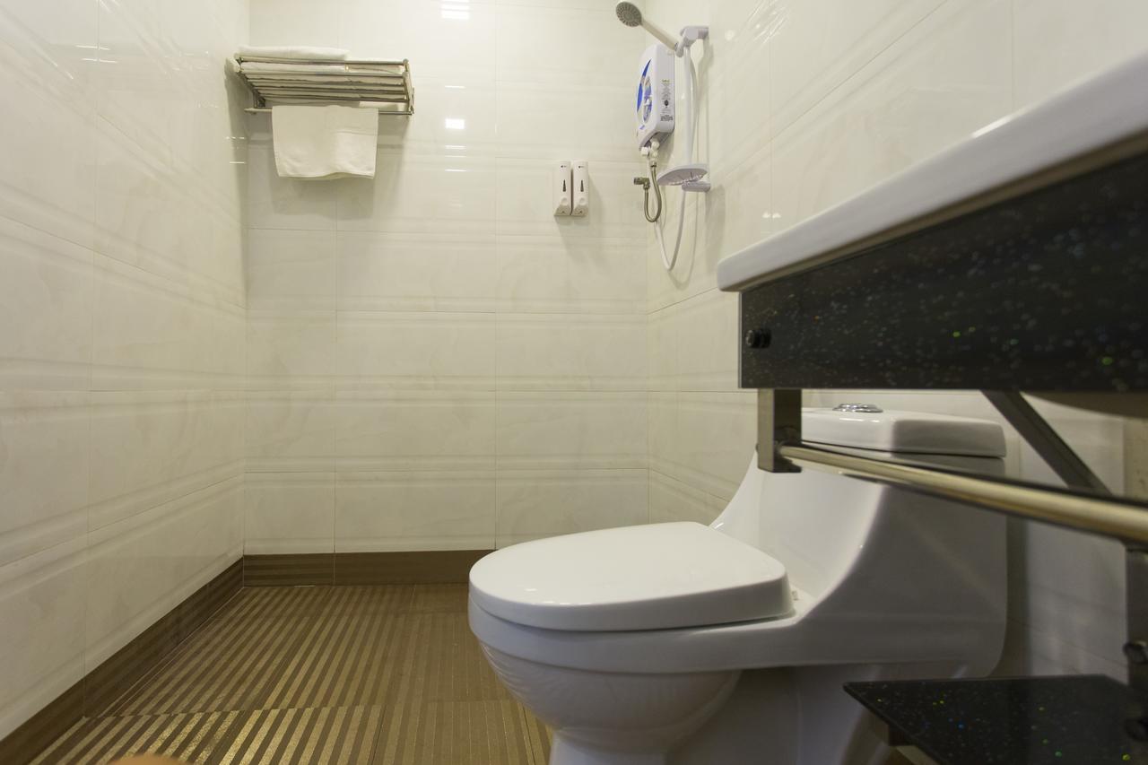 Aloha Hotel Sdn Bhd Pontian Kecil Exteriör bild